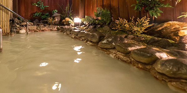 Bath “MADOKA”, the first source of hot spring, muddy white