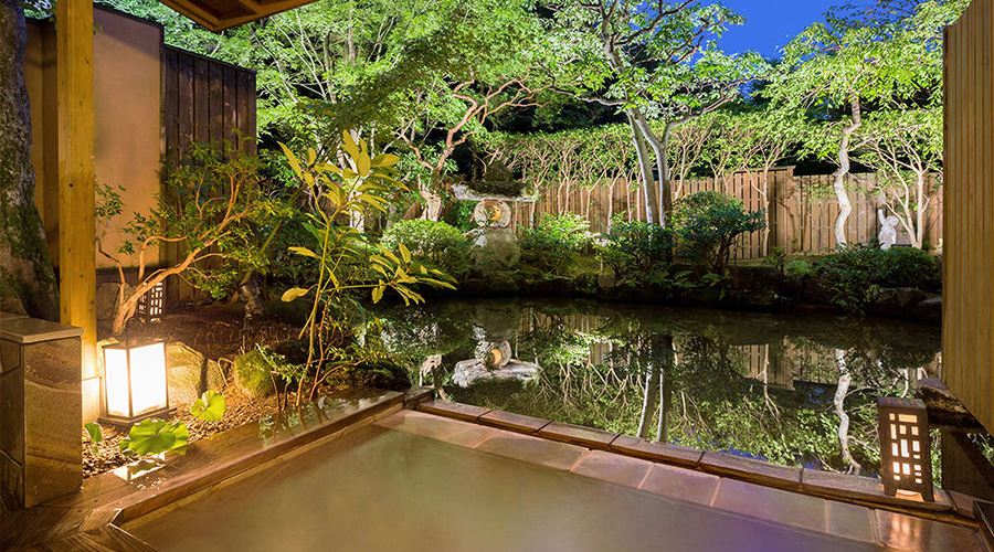 “TSUKITEI”, the room with private open-air hot spring bath