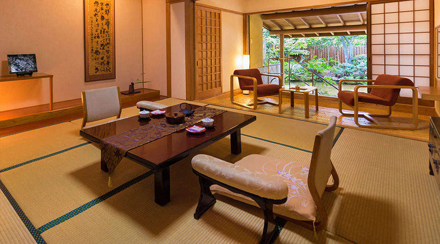 “TSUKITEI”, the room with private open-air hot spring bath